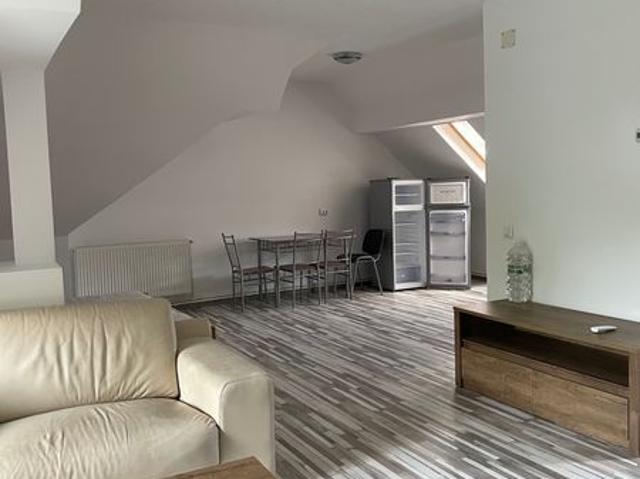 Apartament de închiriat