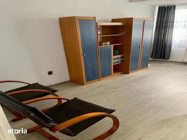 Apartament de închiriat, 2 camere, 43 mp, zona Piața Mihai Viteazul