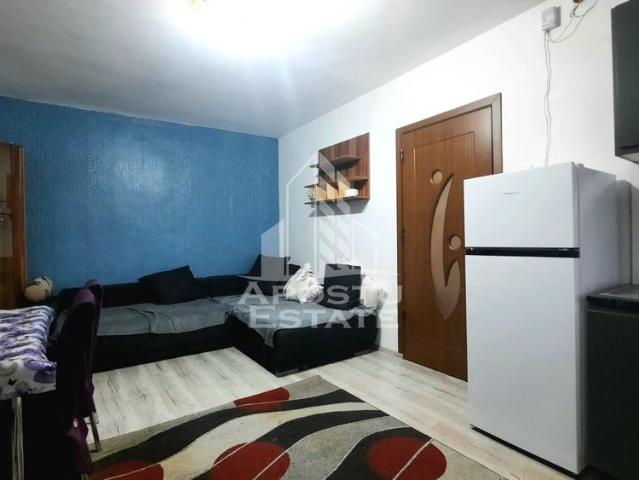 Apartament de inchiriat 2 camere 300 euro zona Miorita