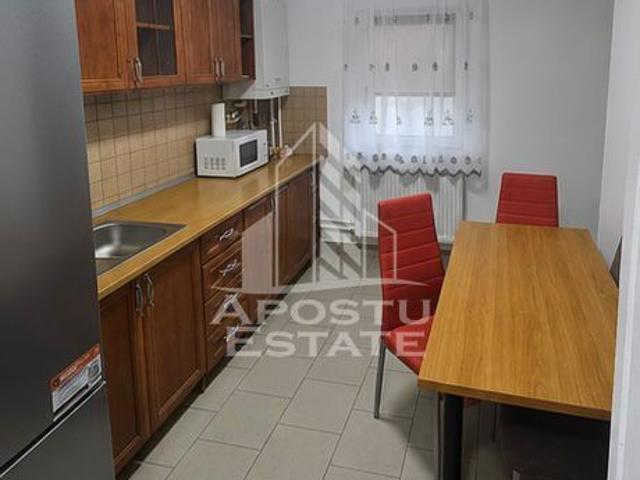 Apartament de inchiriat 2 camere, centrala proprie, parter, Girocului