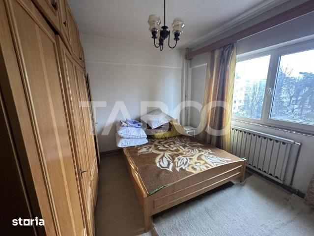 Apartament de inchiriat 2 camere decomandat etaj 3 mobilat utilat