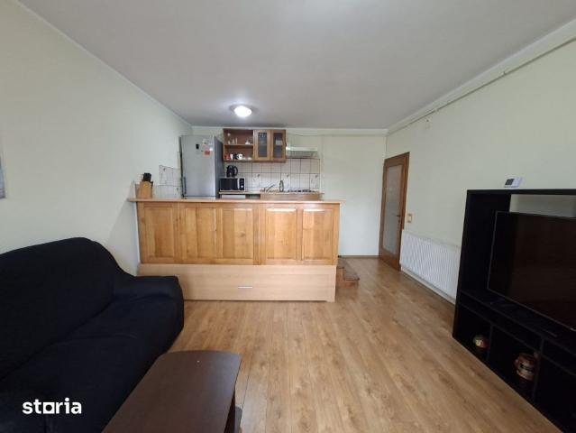 Apartament de inchiriat | 2 camere | Decomandat | Etaj 2 | Cartier Șt