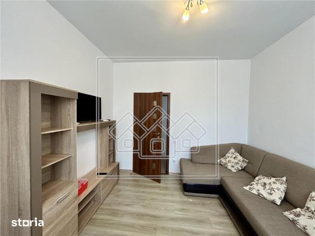 Apartament de inchiriat, 2 camere, decomandat, gradina mare