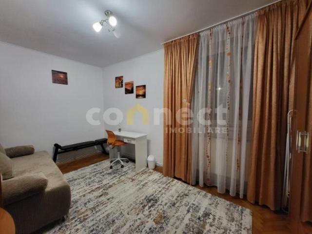 Apartament de inchiriat | 2 camere decomandat | Zona Aurel Vlaicu