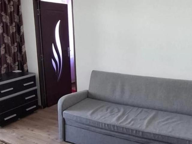 Apartament de inchiriat, 2 camere, decomandat, 45 mp, Podu Ros, Liceul Racovita, Cod 163115