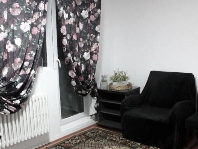Apartament de inchiriat, 2 camere, decomandat, 40 mp, Mircea cel Batran, Liceul Economic Corp B, Cod 162720