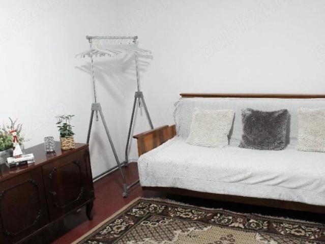 Apartament de inchiriat, 2 camere, decomandat, 40 mp, Mircea cel Batran, Liceul Economic Corp B, Cod 162720