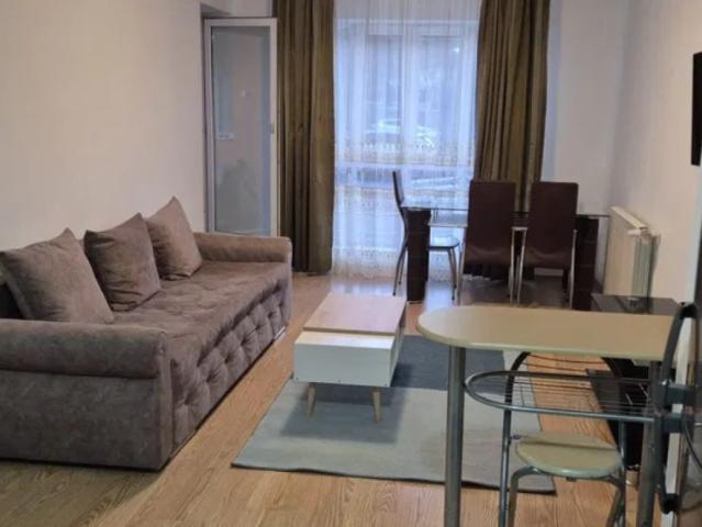 Apartament de inchiriat, 2 camere, decomandat, 55 mp, Tatarasi, Hotel IRO, Cod 162740