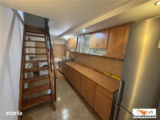 Apartament de inchiriat 2 camere, garaj, in vilă, Alba Iulia