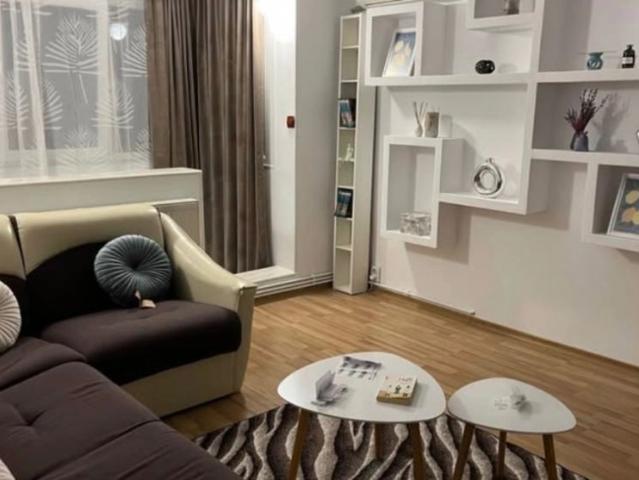 Apartament de inchiriat, 2 camere, semidecomandat, 55 mp, Podu Ros, Cantemir, Cod 162945