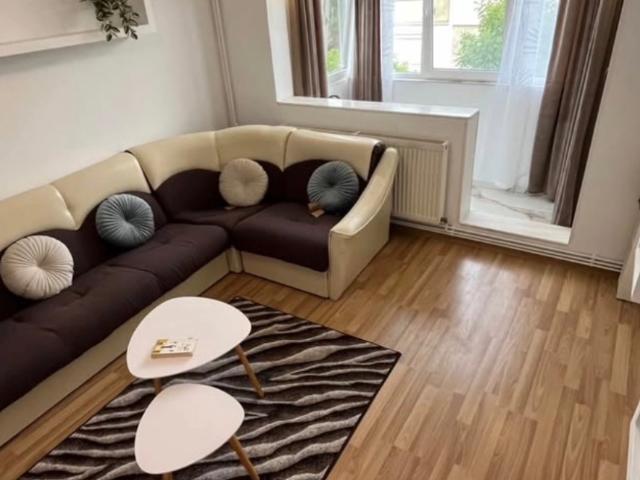 Apartament de inchiriat, 2 camere, semidecomandat, 55 mp, Podu Ros, Cantemir, Cod 162945