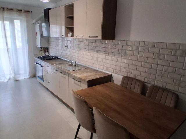 Apartament de inchiriat, 2 camere, semidecomandat, 65 mp, Nicolina, ROND VECHI, Cod 159525