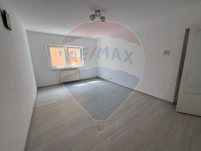 apartament de inchiriat