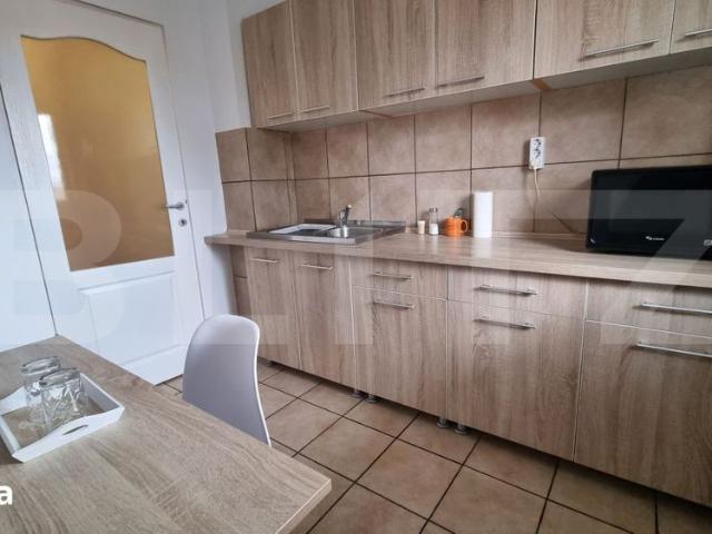 Apartament de inchiriat 3 cam, zona Nufarul