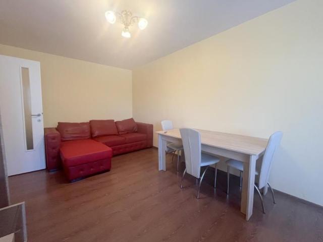 Apartament de închiriat – 3 camere