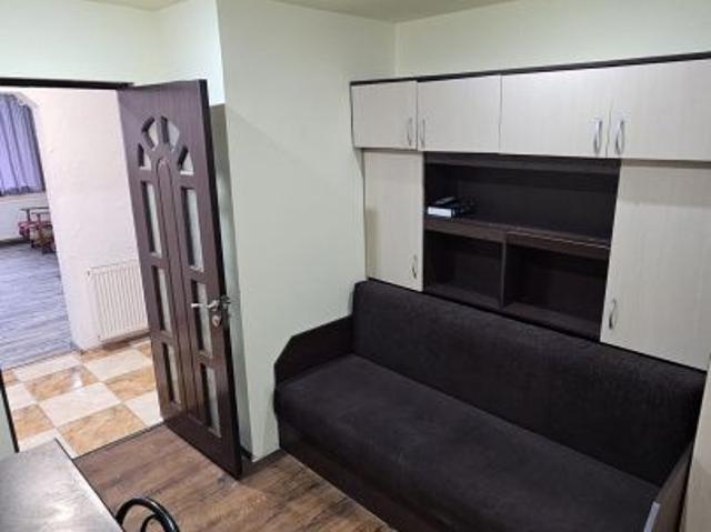 Apartament de inchiriat, 3 camere, 89mp, zona Garii
