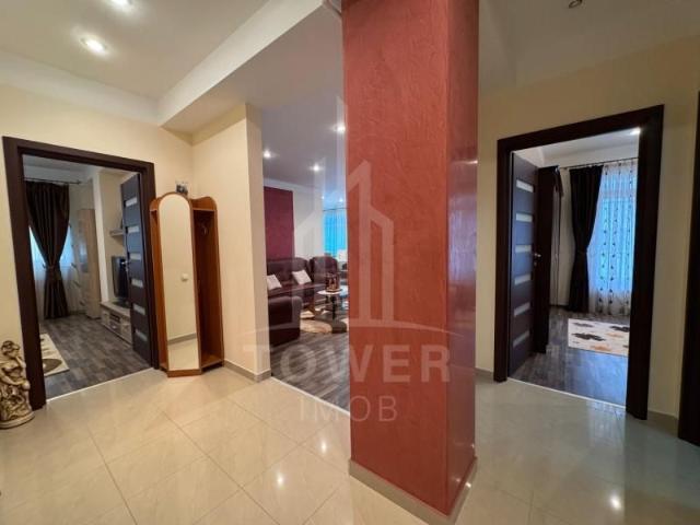 Apartament de inchiriat 3 camere, 100 mp, decomandat, zona Strand