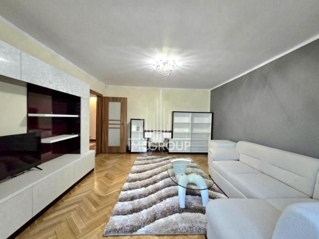 Apartament de inchiriat 3 camere & 2 bai, parcare, Zorilor UMF