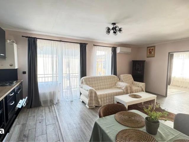 Apartament de inchiriat 3 camere 2 parcari zona Terra