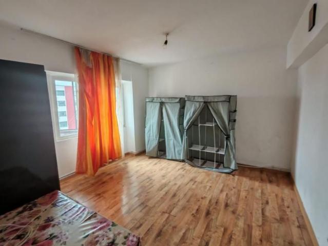 Apartament de inchiriat, 3 camere Tic Tac Bacau