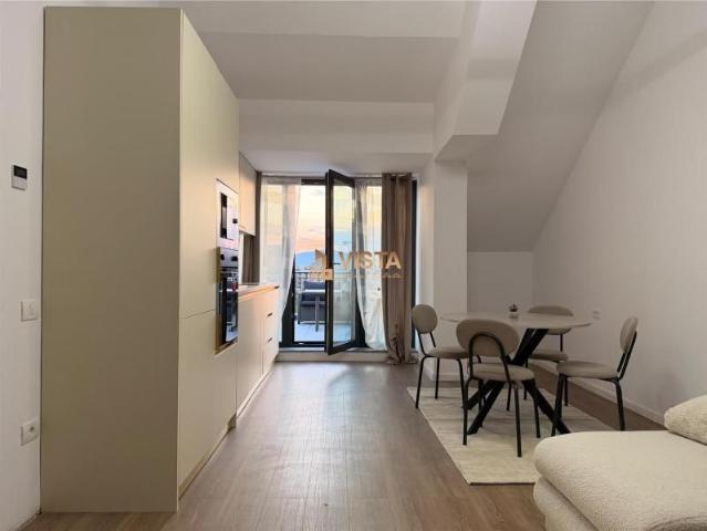 Apartament de inchiriat 3 camere, Tractorul, Brasov