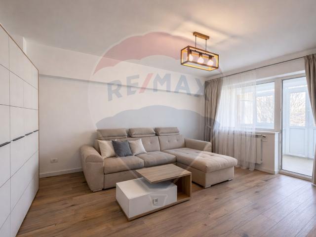 apartament de închiriat 3 camere ultracentral primul chirias