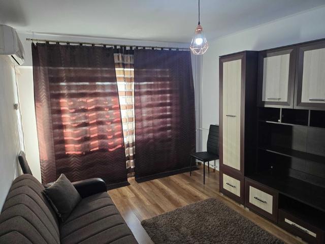 Apartament de inchiriat, 3 camere, zona UltracentralaIasi