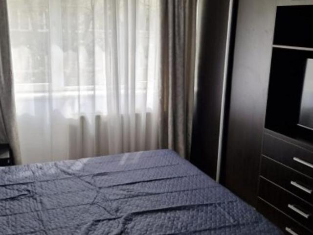 Apartament de închiriat 3 camere, Cartier Pajura loc parcare inclus