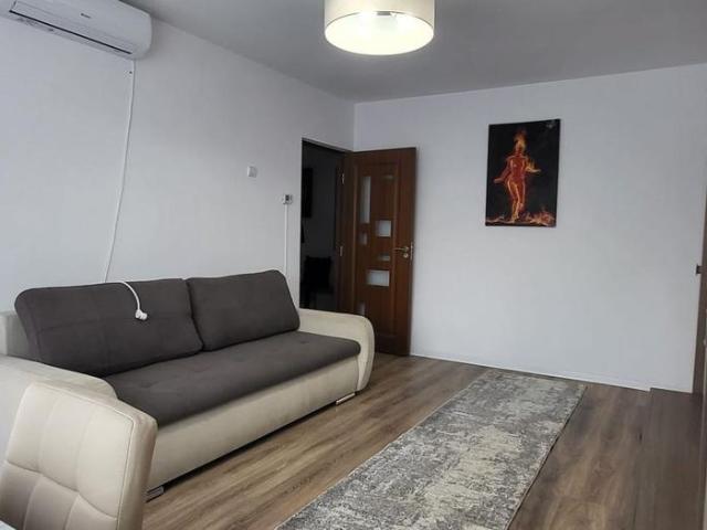Apartament de inchiriat, 3 camere, decomandat, 75 mp, Nicolina