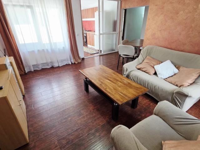 Apartament de inchiriat, 3 camere, decomandat, 70 mp, Centru, Piata Unirii, Cod 163080