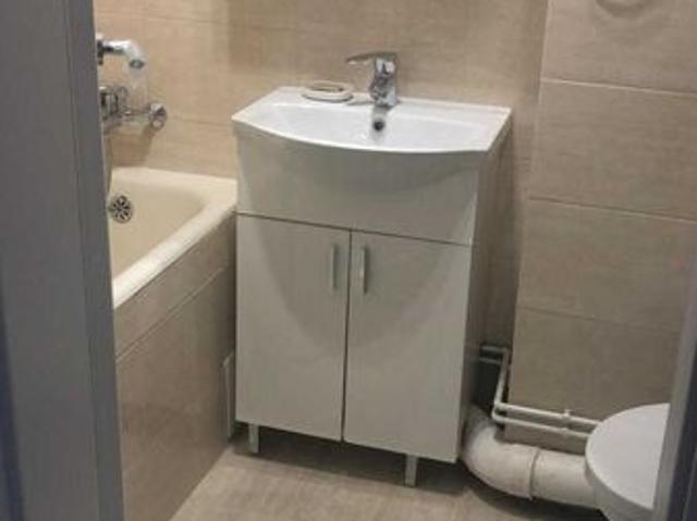 Apartament de inchiriat, 3 camere, etaj 4/4, Racadau
