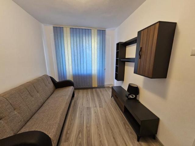 Apartament de inchiriat 3 camere Micro 17