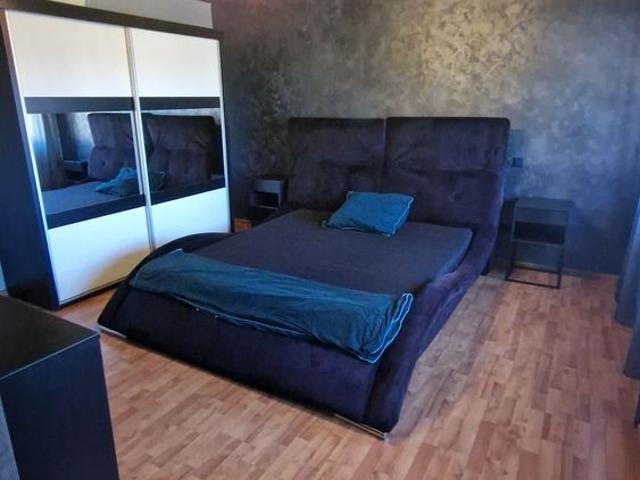 Apartament de închiriat – ultimul etaj, 72 mp
