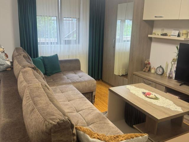 Apartament de inchiriat zona Tatarasi 2 camere decomandat