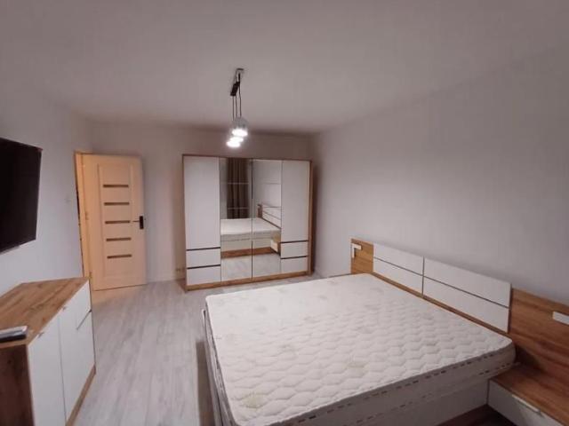 Apartament de inchiriat cu 1 camera Zona Piata Nicolina
