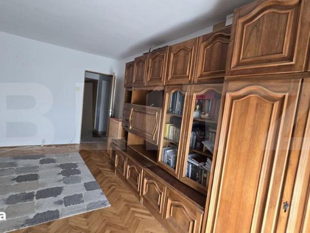 Apartament de inchiriat, cu 2 camere, 58 mp, zona Micro 17