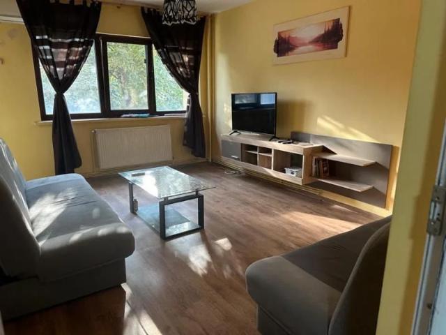 Apartament de inchiriat cu 2 camere Zona Moldova Mall