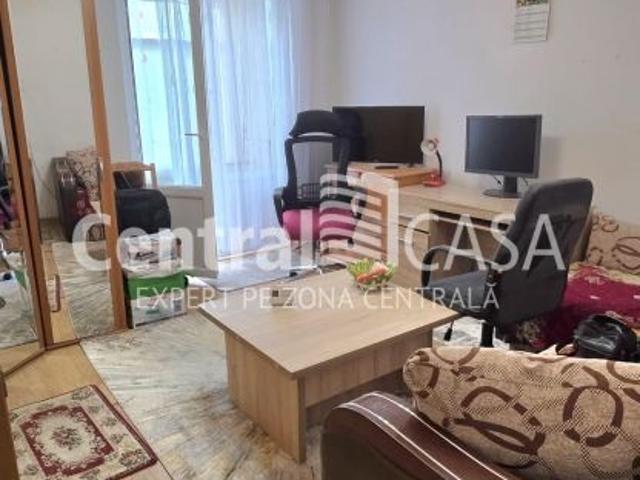 Apartament de închiriat cu 2 camere, Centru