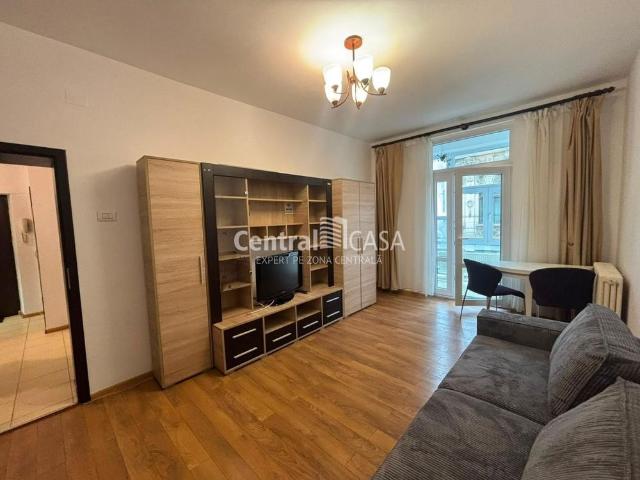 Apartament de închiriat cu 2 camere, Centru