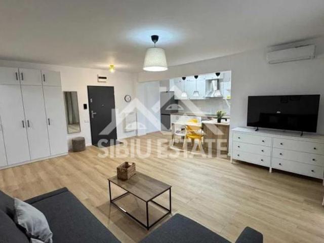 Apartament de inchiriat cu 2 camere,mobilat si utilat, lift, loc de parcarare
