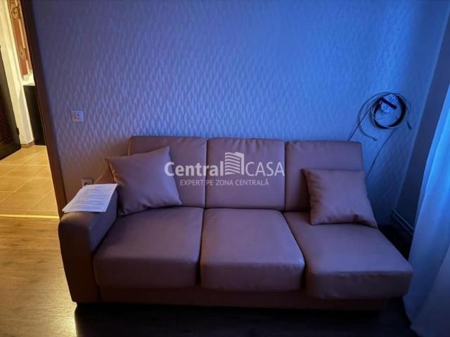 Apartament de inchiriat cu 2 camere, Podul de Piatra