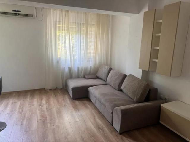 Apartament de inchiriat cu 3 camere Zona Podu Ros