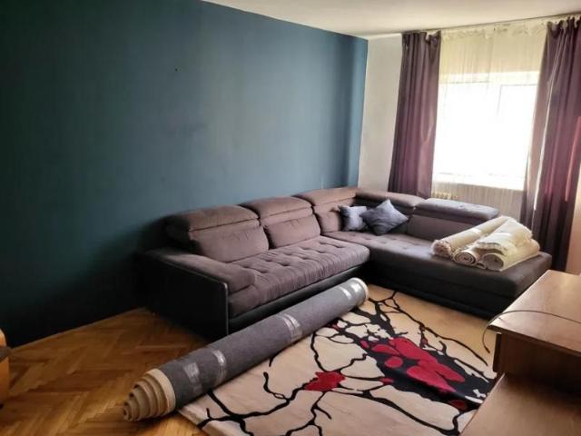 Apartament de inchiriat cu 3 camere Zona Podul de Fier