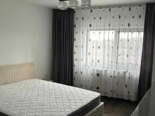 Apartament de inchiriat cu 3 camere Zona Tatarasi