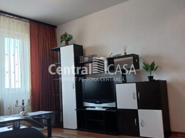 Apartament de închiriat cu 3 camere, Centru Gara