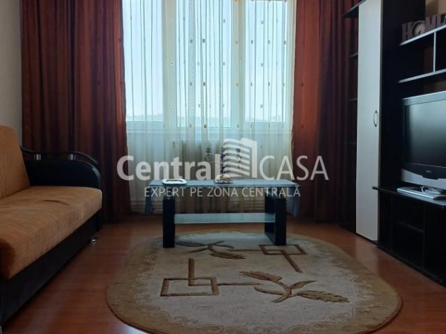 Apartament de închiriat cu 3 camere, Centru Gara