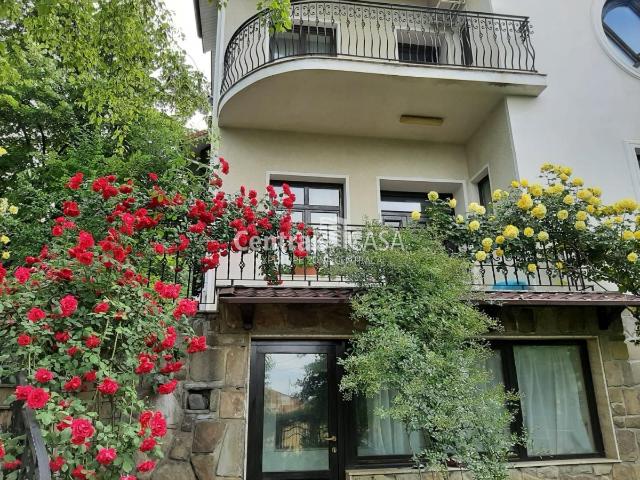 Apartament de închiriat cu 3 camere, Copou
