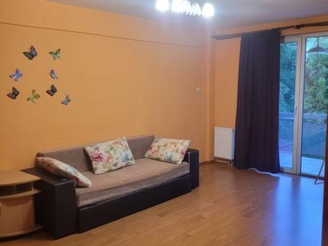 Apartament de inchiriat cu 3 camere etaj 4,LIFT pe strada munteniei