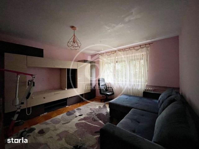 Apartament de închiriat cu 3 camere în zona Rogerius, Oradea