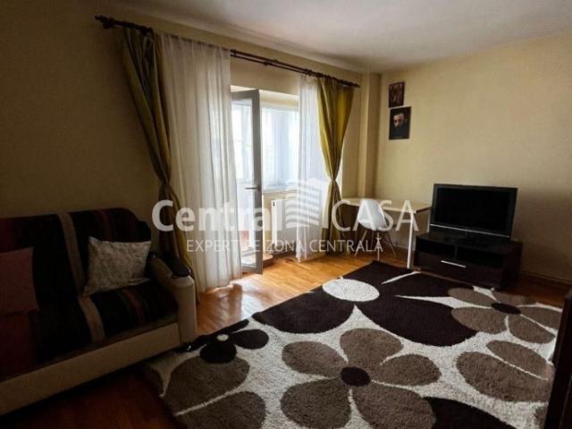 Apartament de închiriat cu 3 camere, Nicolina